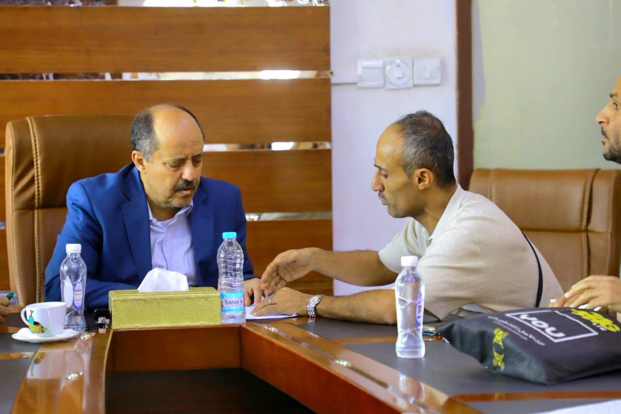 نائب وزير الاقتصاد يلتقي التجار والقطاع الخاص خلال اليوم المفتوح