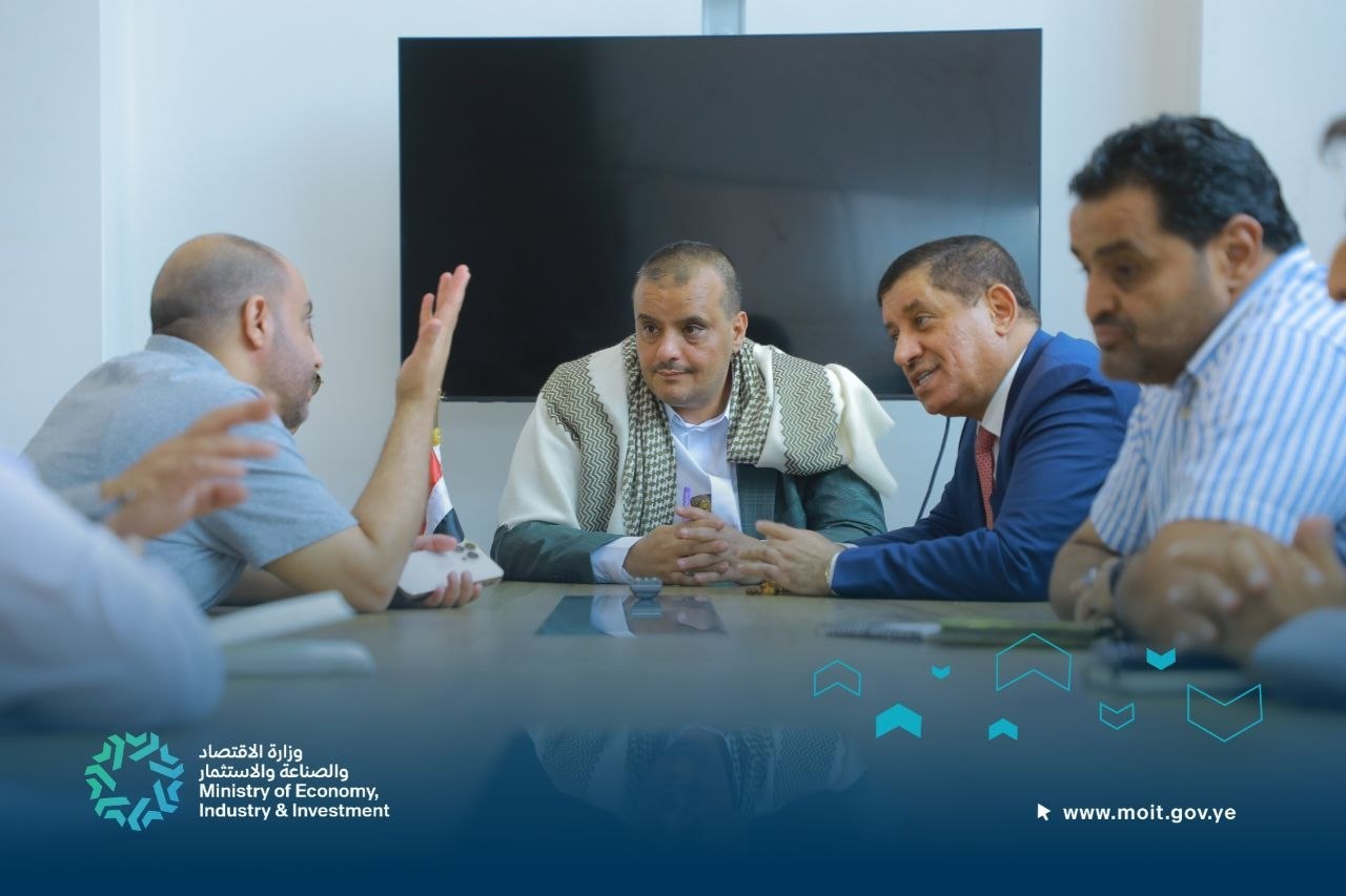 القائم بأعمال وزير الاقتصاد يلتقي التجار والقطاع الخاص خلال اليوم المفتوح