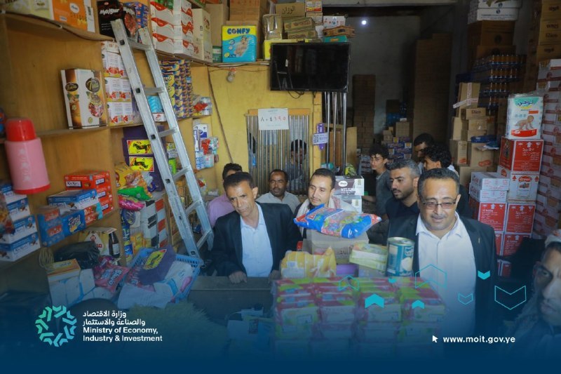 فريق وزارة الاقتصاد يواصل زياراته الميدانية للمديريات المحررة بمحافظة تعز